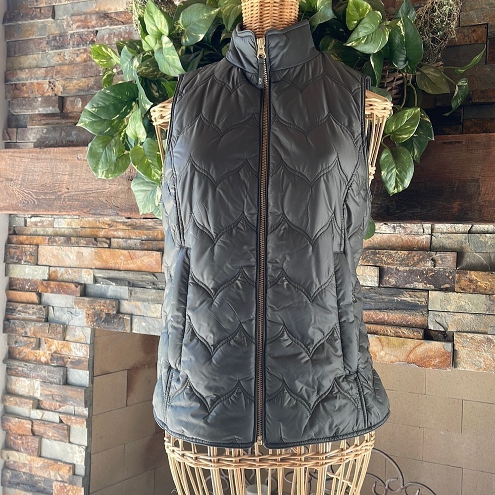 NWOT vineyard vines 🔥sale🔥hunter green vest